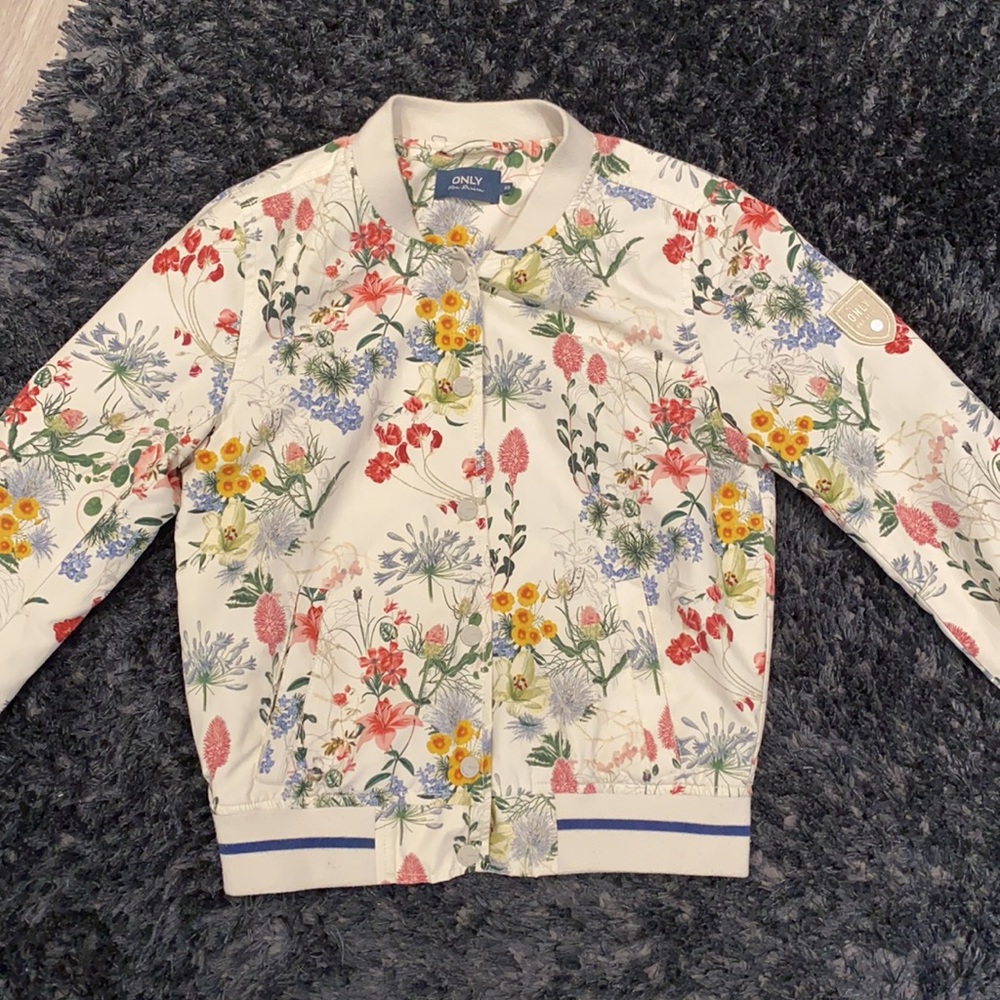 Jacket - Picture 2 of 4